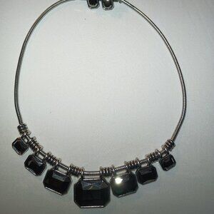 Paparazzi  Urban Extravagance - Silver Necklace Set